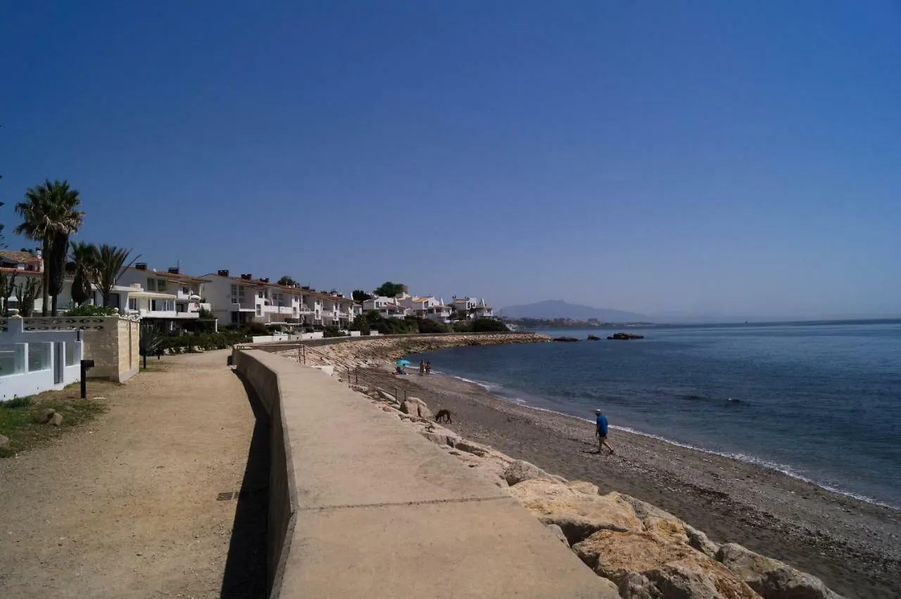 Beach-Front Bahia Dorada إِستيبونا بيت للعطل
