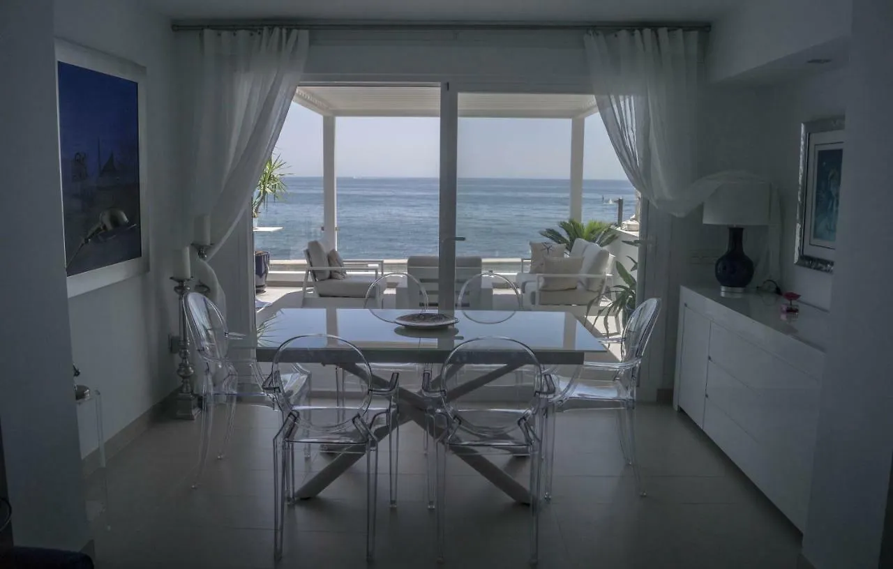 Beach-Front Bahia Dorada إِستيبونا 0*,
