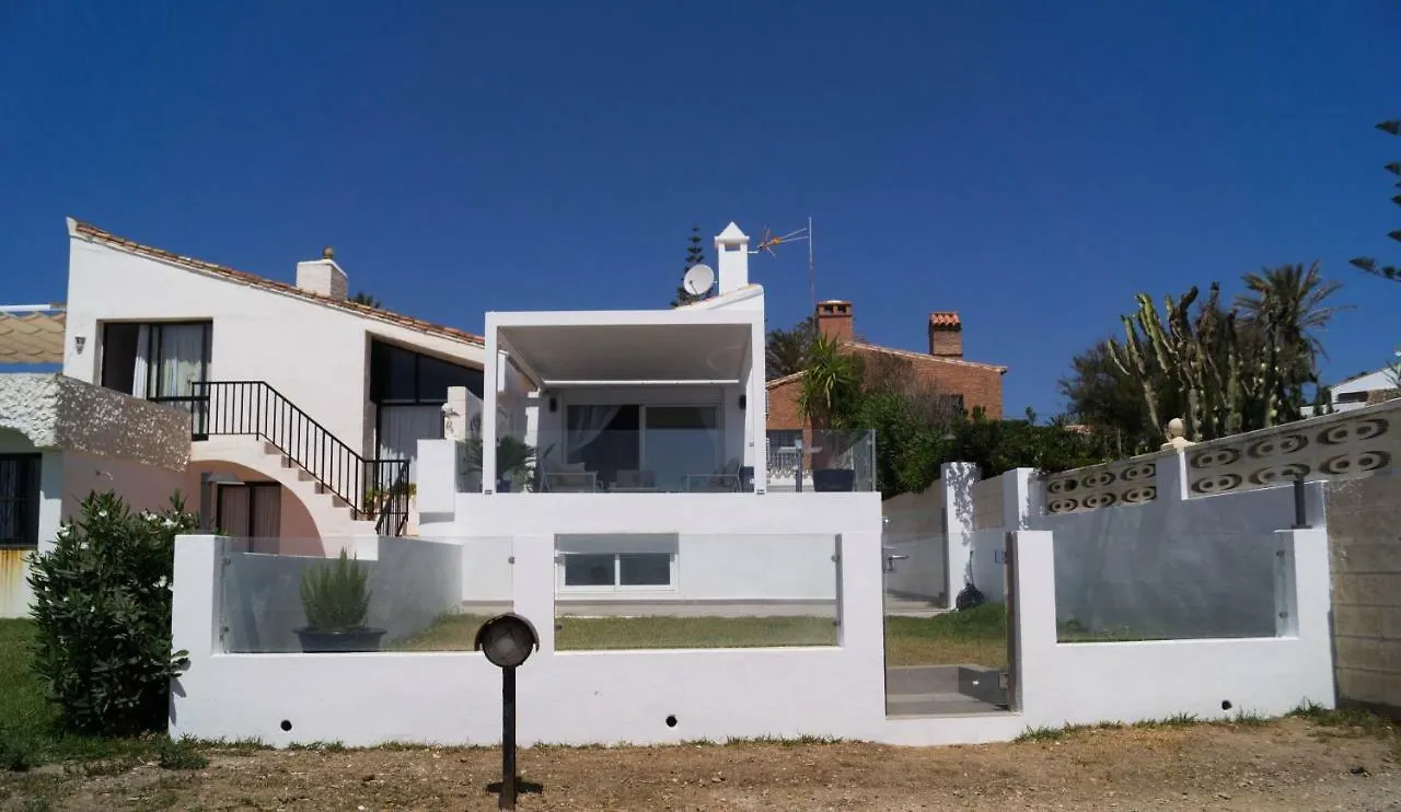 بيت للعطل Beach-Front Bahia Dorada إِستيبونا