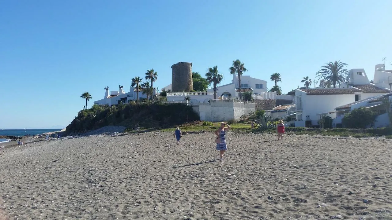 Beach-Front Bahia Dorada إِستيبونا