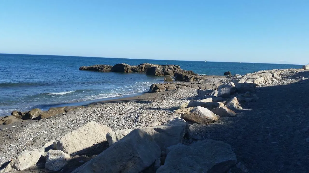 Beach-Front Bahia Dorada إِستيبونا