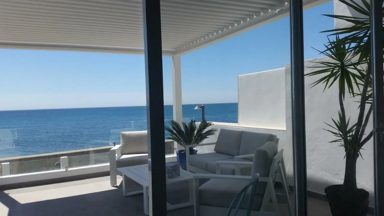 Beach-Front Bahia Dorada إِستيبونا بيت للعطل